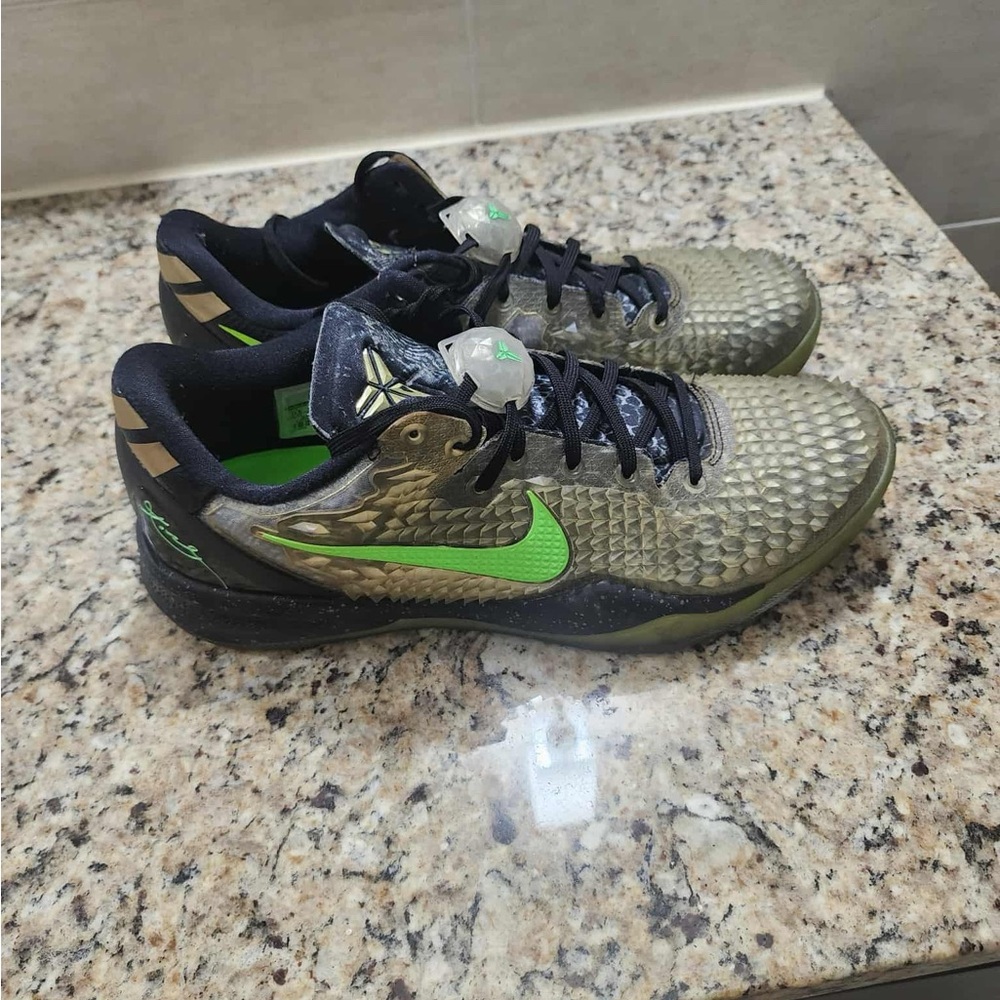 Limited edition 2013  Christmas Release worm only a few times in great condition